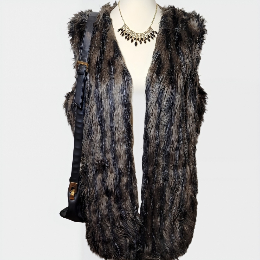 Chico's Chocolate Brown Size 3 Faux Fur Vest Cosplay Mob Wife Soft Funky Boho